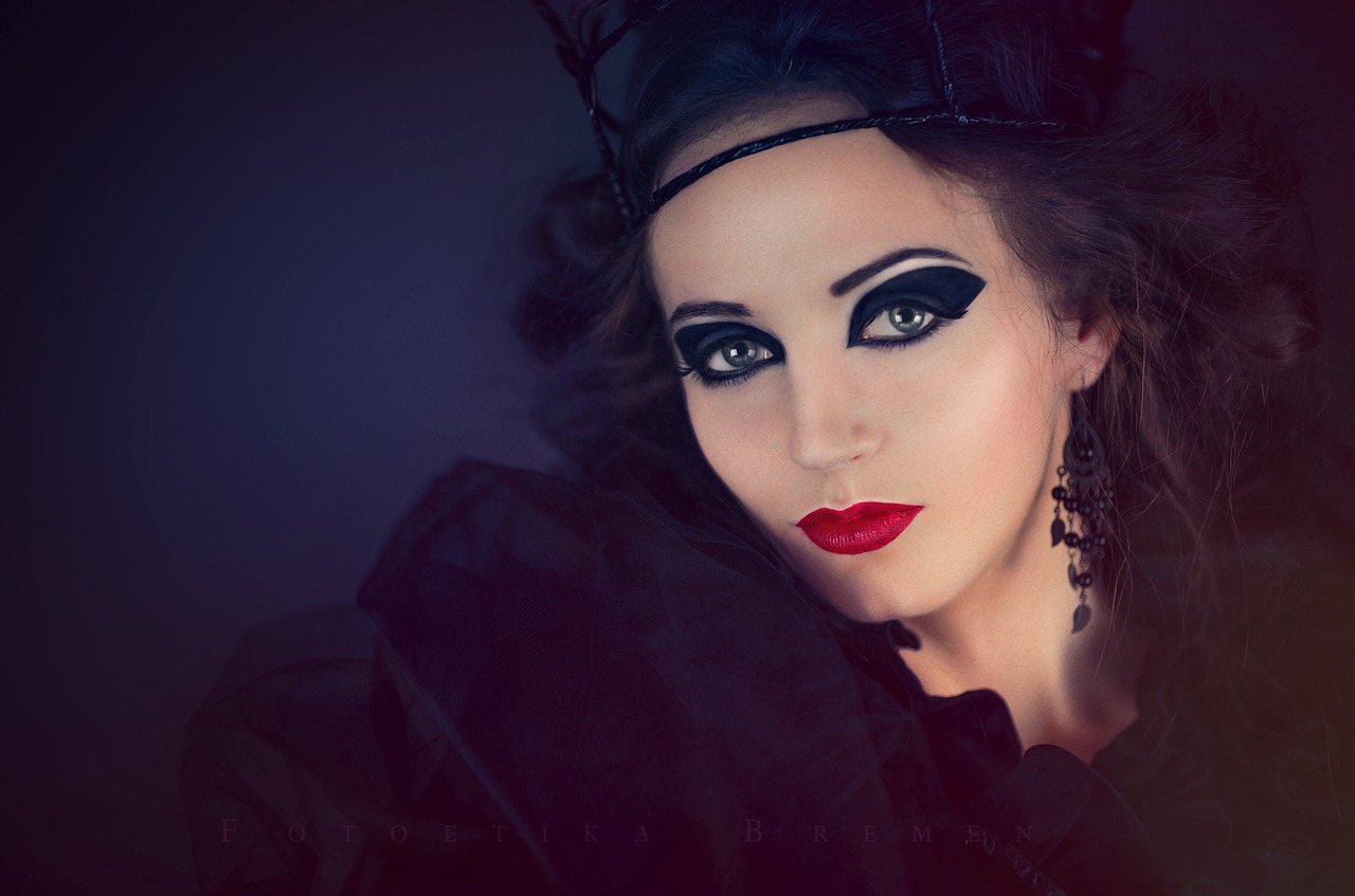 entdecken sie die besten make-up-tipps f&uuml;r jeden look &ndash; von nat&uuml;rlichen styles bis hin zu glamour&ouml;sen make-up-ideen, die ihre sch&ouml;nheit unterstreichen.